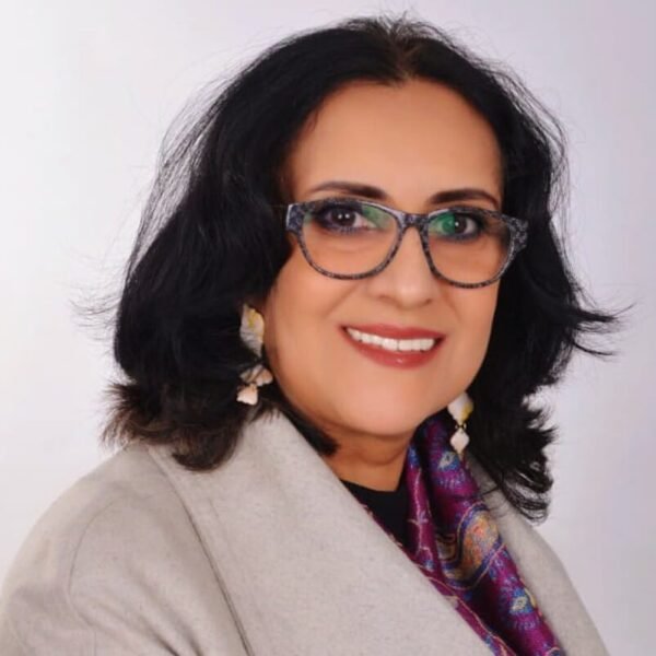 منى شماخ