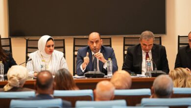 وزير العمل في اجتماع لجنة القوى العاملة التي وافقت على مد الدورة النقابية العمالية
