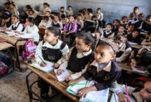 معلمة بالصعيد تستغيث من حرارة الفصول - أرشيفية