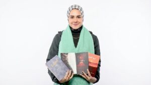 الكاتبة والباحثة في النقد الأدبي والأدب المقارن آلاء أشرف عثمان