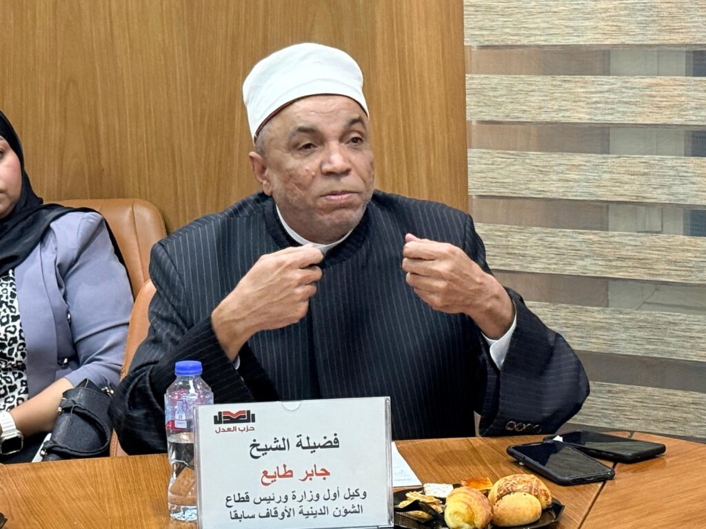 الشيخ جابر طايع وكيل أول وزارة، ورئيس قطاع الشؤون الدينية
