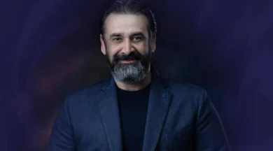 كريم عبدالعزيز في حوار خاص لـ«ليبرالي»: الأب مش فلوس وبس.. أولادك محتاجين وقتك واهتمامك