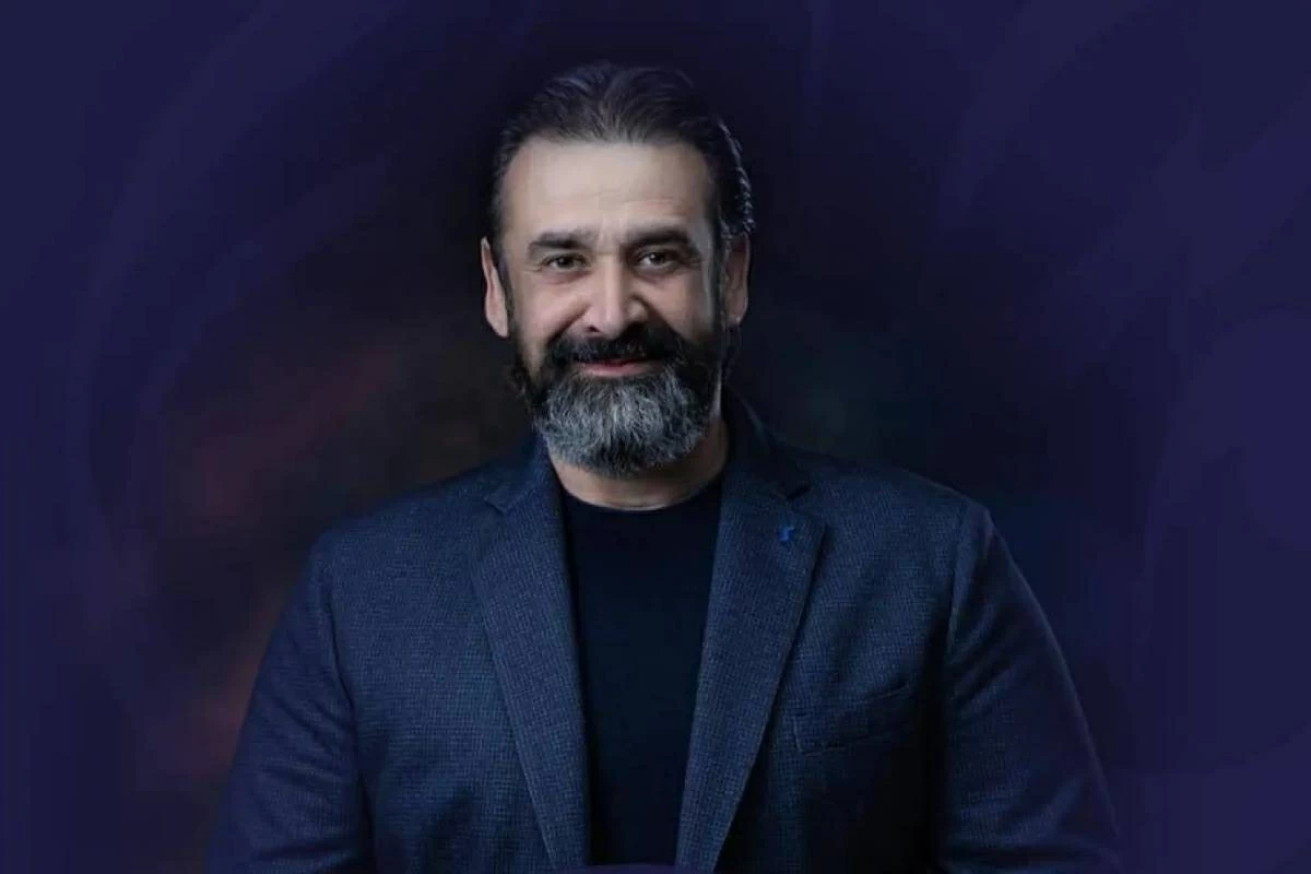 كريم عبدالعزيز في حوار خاص لـ«ليبرالي»: الأب مش فلوس وبس.. أولادك محتاجين وقتك واهتمامك
