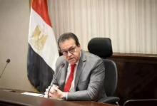 بعد التعدي على صحفي بمستشفى 6 أكتوبر المركزي.. وزير الصحة ينهي التعاقد مع شركة الأمن ويستقبله بمكتبه
