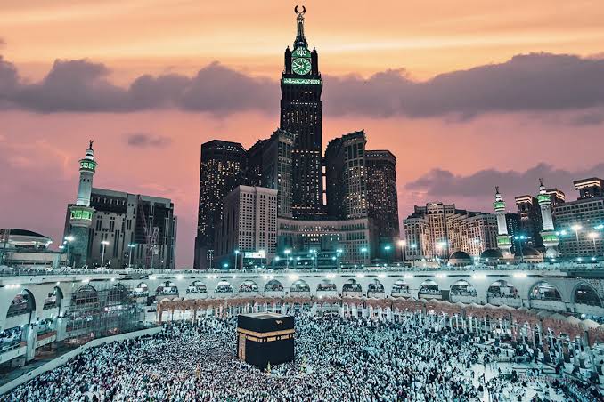 على أبواب موسم الذروة.. هل تصمد رحلات «العمرة» أمام التوترات الإقليمية ؟