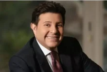 بعد الإعلان عن تمثال هاني شاكر.. تعرف على أشهر تماثيل نجوم الفن في دار الأوبرا المصرية