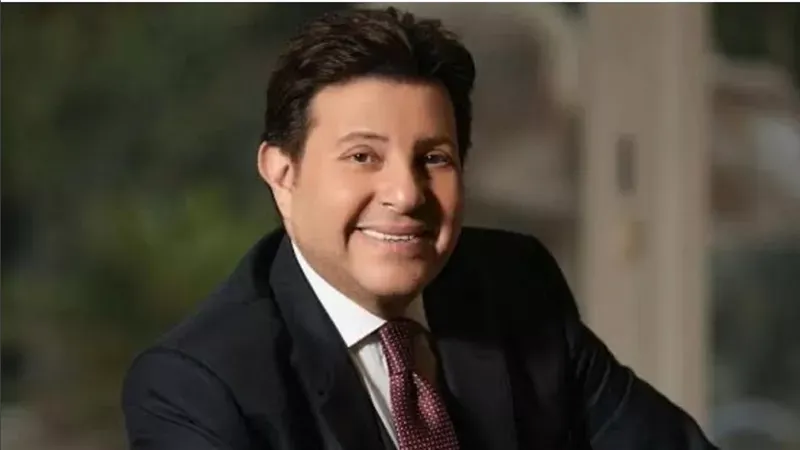 بعد الإعلان عن تمثال هاني شاكر.. تعرف على أشهر تماثيل نجوم الفن في دار الأوبرا المصرية
