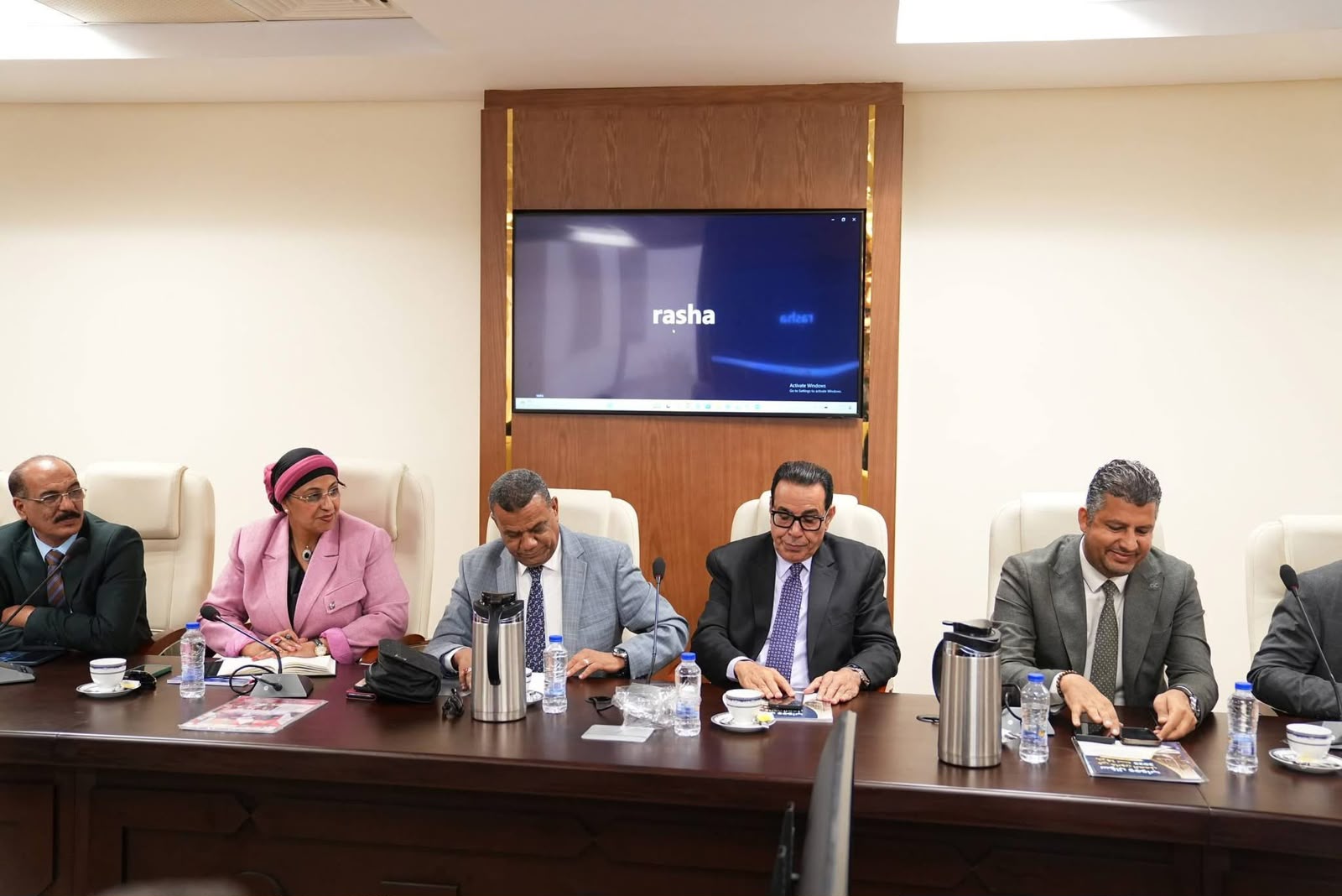تعديلات قانون النقابات العمالية على طاولة الحوار.. وأزمات مستمرة في «مصر العامرية» وماسبيرو
