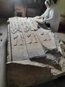 كواليس ترميم الآثار المصرية بين دقة الصنعة اليدوية وتحديات المعارض الدولية